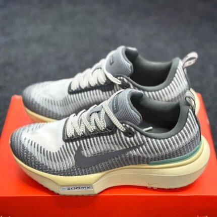 Nike ZoomX Invincible Run 4